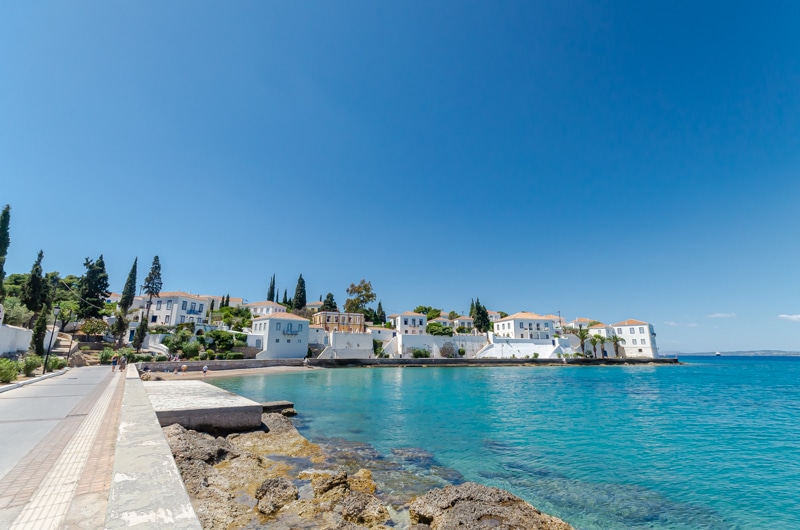 Read more about the article Σπέτσες: Το Νησί των Αρωμάτων & της Ιστορίας.