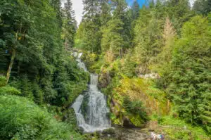 Read more about the article Καταρράκτες Triberg: Οδηγός για το θαύμα του Μέλανα Δρυμού.